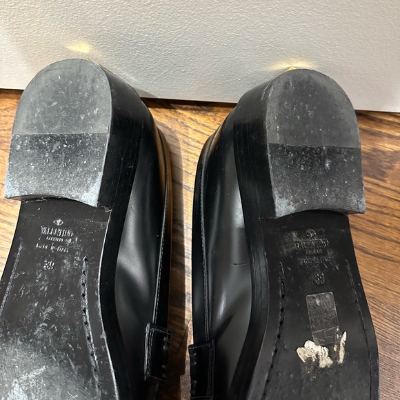 VALENTINO ROMAN STUD BRUSHED CALFSKIN LOAFER - Picture 4 of 4